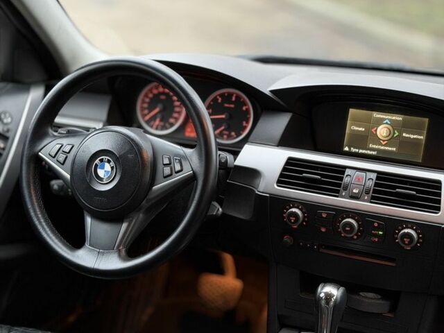 Сірий БМВ 5 Серія, об'ємом двигуна 3 л та пробігом 350 тис. км за 4700 $, фото 13 на Automoto.ua