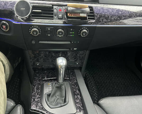 Серый БМВ 5 Серия, объемом двигателя 2.99 л и пробегом 421 тыс. км за 11500 $, фото 7 на Automoto.ua