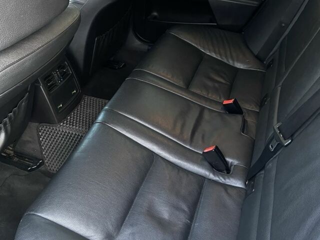 Серый БМВ 5 Серия, объемом двигателя 3 л и пробегом 350 тыс. км за 7500 $, фото 14 на Automoto.ua