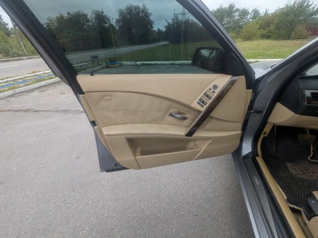 Серый БМВ 5 Серия, объемом двигателя 3 л и пробегом 267 тыс. км за 8300 $, фото 1 на Automoto.ua