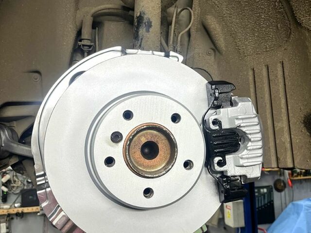 Серый БМВ 5 Серия, объемом двигателя 2 л и пробегом 409 тыс. км за 8300 $, фото 8 на Automoto.ua