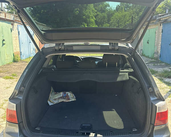 Серый БМВ 5 Серия, объемом двигателя 2.5 л и пробегом 250 тыс. км за 6500 $, фото 4 на Automoto.ua