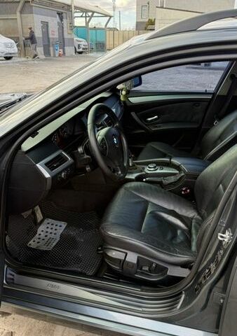 Серый БМВ 5 Серия, объемом двигателя 3 л и пробегом 331 тыс. км за 9900 $, фото 7 на Automoto.ua