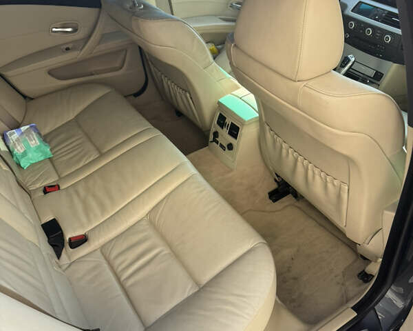 Серый БМВ 5 Серия, объемом двигателя 2.99 л и пробегом 370 тыс. км за 14000 $, фото 12 на Automoto.ua