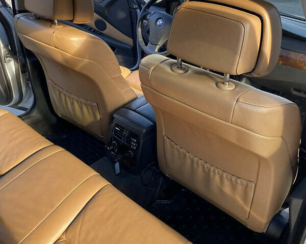 Серый БМВ 5 Серия, объемом двигателя 3 л и пробегом 445 тыс. км за 9435 $, фото 9 на Automoto.ua