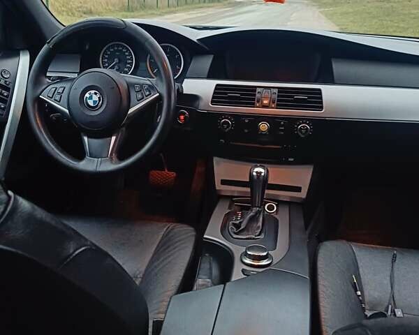 Серый БМВ 5 Серия, объемом двигателя 3 л и пробегом 282 тыс. км за 7100 $, фото 4 на Automoto.ua