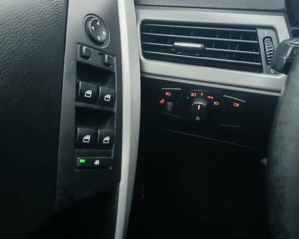 Серый БМВ 5 Серия, объемом двигателя 3 л и пробегом 282 тыс. км за 7100 $, фото 2 на Automoto.ua