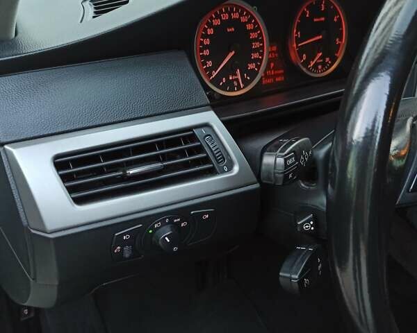 Серый БМВ 5 Серия, объемом двигателя 2.5 л и пробегом 311 тыс. км за 9100 $, фото 44 на Automoto.ua