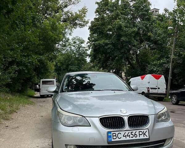 Серый БМВ 5 Серия, объемом двигателя 3 л и пробегом 358 тыс. км за 7700 $, фото 2 на Automoto.ua