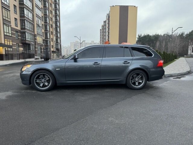 Серый БМВ 5 Серия, объемом двигателя 3 л и пробегом 320 тыс. км за 8000 $, фото 1 на Automoto.ua