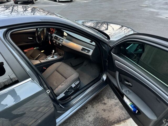 Серый БМВ 5 Серия, объемом двигателя 3 л и пробегом 320 тыс. км за 8000 $, фото 9 на Automoto.ua