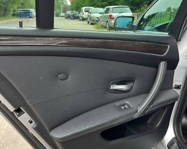 Серый БМВ 5 Серия, объемом двигателя 3 л и пробегом 358 тыс. км за 7700 $, фото 16 на Automoto.ua