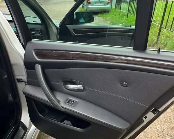 Серый БМВ 5 Серия, объемом двигателя 3 л и пробегом 358 тыс. км за 7700 $, фото 14 на Automoto.ua