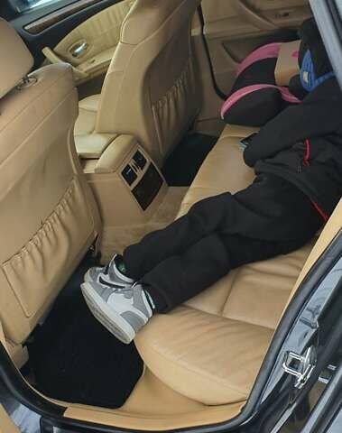 Серый БМВ 5 Серия, объемом двигателя 2 л и пробегом 310 тыс. км за 7800 $, фото 9 на Automoto.ua