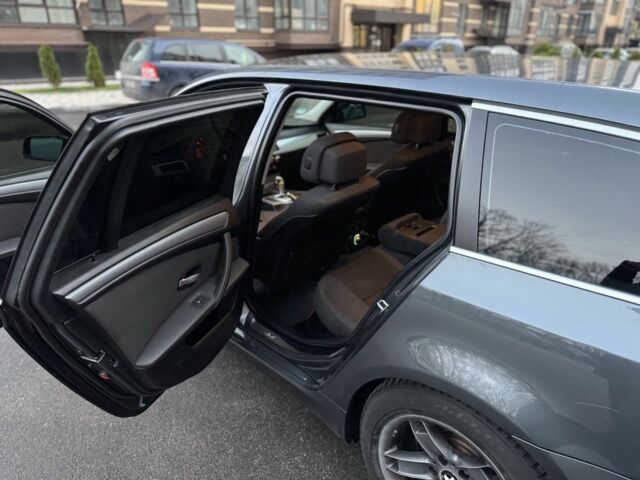 Серый БМВ 5 Серия, объемом двигателя 3 л и пробегом 320 тыс. км за 8000 $, фото 7 на Automoto.ua