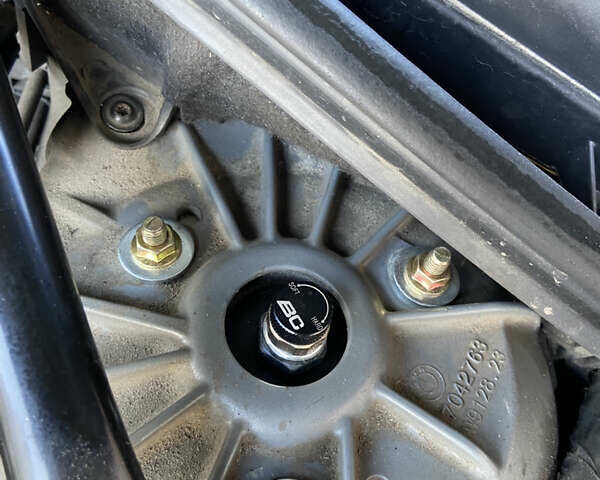 Серый БМВ 5 Серия, объемом двигателя 3 л и пробегом 312 тыс. км за 13700 $, фото 9 на Automoto.ua