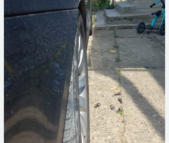 БМВ 5 Серия 2009 в Косове на Automoto.ua Серый БМВ 5 Серия, объемом двигателя 2 л и пробегом 340 тыс. км за 9000 $, фото 10 на Automoto.ua