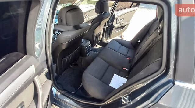 БМВ 5 Серия 2009 в Косове на Automoto.ua Серый БМВ 5 Серия, объемом двигателя 2 л и пробегом 340 тыс. км за 9000 $, фото 13 на Automoto.ua
