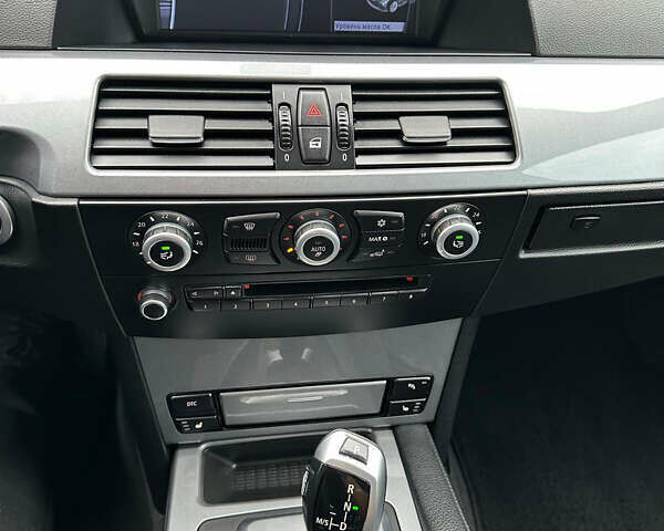 Серый БМВ 5 Серия, объемом двигателя 3 л и пробегом 250 тыс. км за 12500 $, фото 28 на Automoto.ua