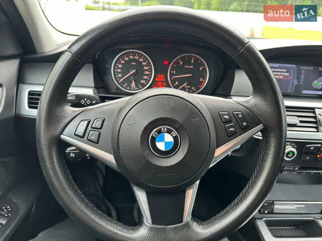Серый БМВ 5 Серия, объемом двигателя 3 л и пробегом 250 тыс. км за 12500 $, фото 24 на Automoto.ua