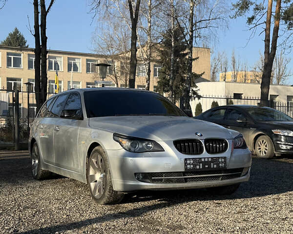 Серый БМВ 5 Серия, объемом двигателя 3 л и пробегом 278 тыс. км за 9750 $, фото 1 на Automoto.ua