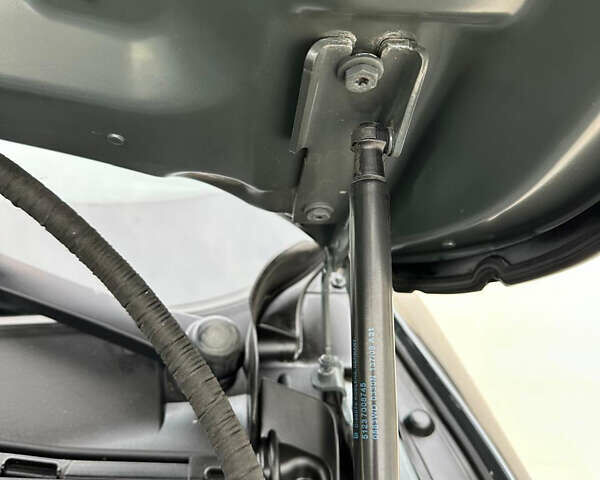 Серый БМВ 5 Серия, объемом двигателя 3 л и пробегом 250 тыс. км за 12500 $, фото 29 на Automoto.ua