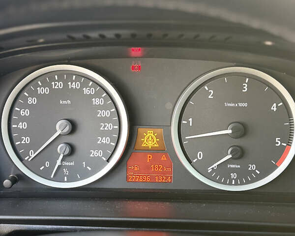 Серый БМВ 5 Серия, объемом двигателя 3 л и пробегом 278 тыс. км за 9750 $, фото 7 на Automoto.ua