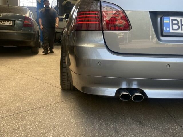 Серый БМВ 5 Серия, объемом двигателя 3 л и пробегом 325 тыс. км за 14500 $, фото 3 на Automoto.ua