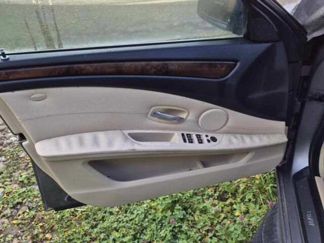 Сірий БМВ 5 Серія, об'ємом двигуна 3 л та пробігом 200 тис. км за 1700 $, фото 6 на Automoto.ua