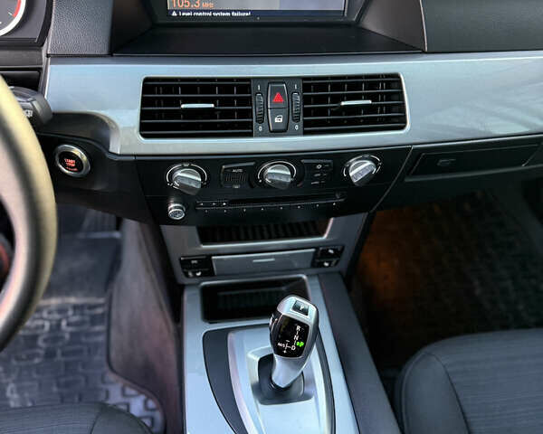 Серый БМВ 5 Серия, объемом двигателя 3 л и пробегом 278 тыс. км за 9750 $, фото 8 на Automoto.ua