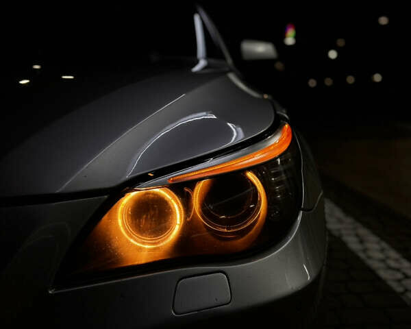 Серый БМВ 5 Серия, объемом двигателя 2 л и пробегом 390 тыс. км за 7999 $, фото 2 на Automoto.ua