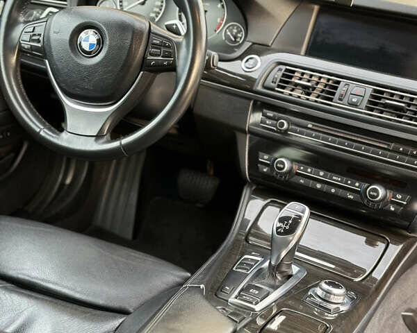 Серый БМВ 5 Серия, объемом двигателя 2.99 л и пробегом 293 тыс. км за 17300 $, фото 30 на Automoto.ua