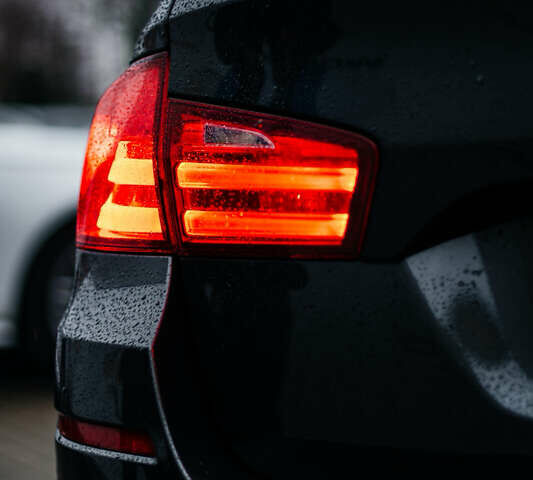 Серый БМВ 5 Серия, объемом двигателя 2 л и пробегом 300 тыс. км за 12999 $, фото 15 на Automoto.ua