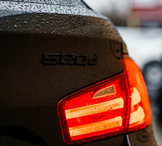 Серый БМВ 5 Серия, объемом двигателя 2 л и пробегом 300 тыс. км за 12999 $, фото 13 на Automoto.ua