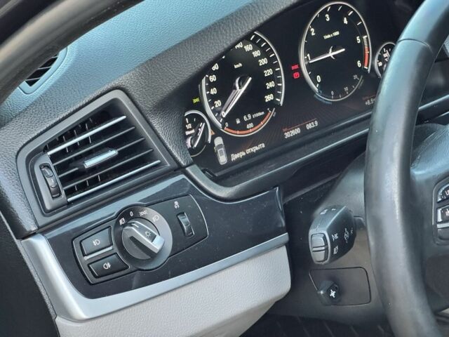 Сірий БМВ 5 Серія, об'ємом двигуна 2 л та пробігом 300 тис. км за 12000 $, фото 5 на Automoto.ua