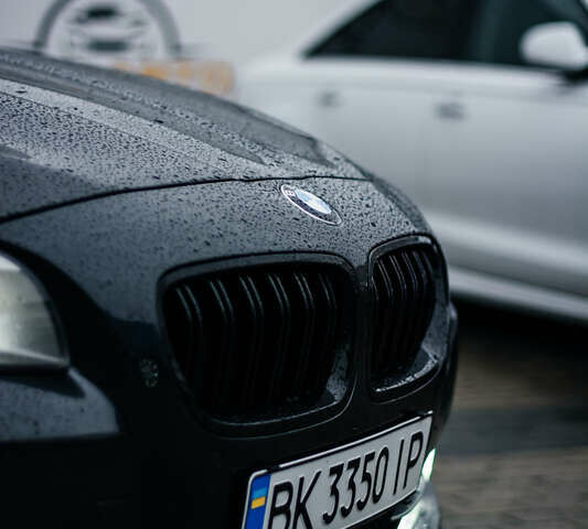 Серый БМВ 5 Серия, объемом двигателя 2 л и пробегом 300 тыс. км за 12999 $, фото 2 на Automoto.ua