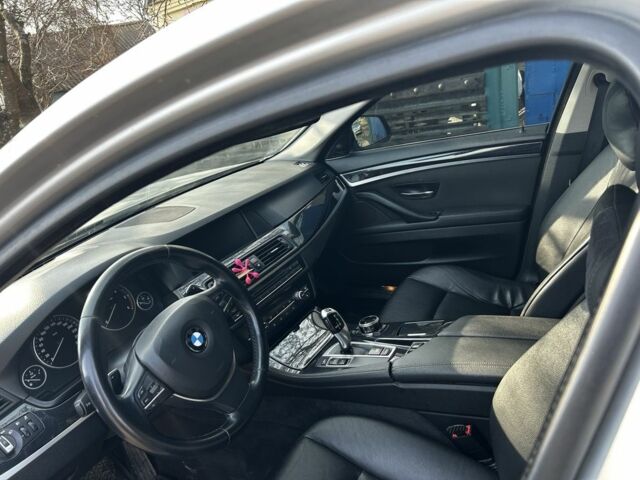 Серый БМВ 5 Серия, объемом двигателя 2 л и пробегом 356 тыс. км за 13000 $, фото 2 на Automoto.ua