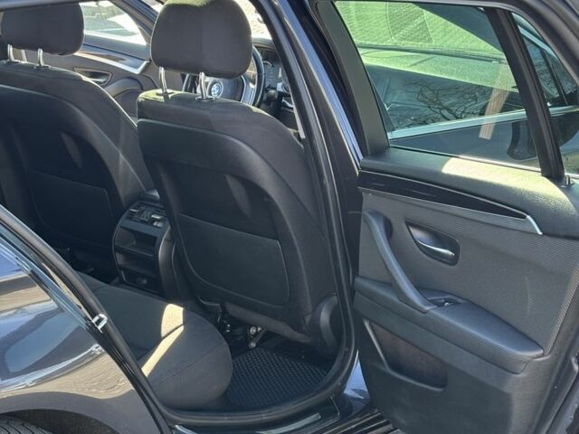 Серый БМВ 5 Серия, объемом двигателя 2 л и пробегом 335 тыс. км за 15900 $, фото 7 на Automoto.ua