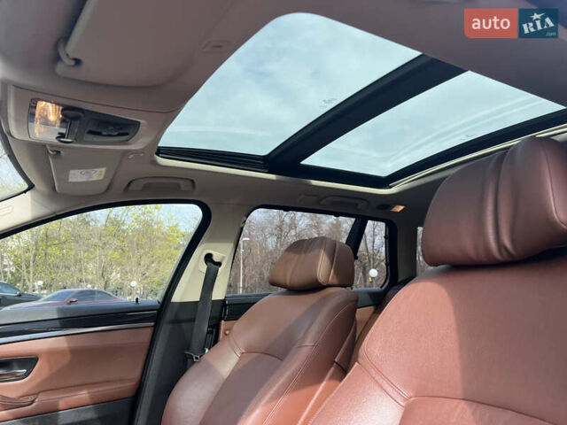 Серый БМВ 5 Серия, объемом двигателя 3 л и пробегом 218 тыс. км за 19300 $, фото 15 на Automoto.ua