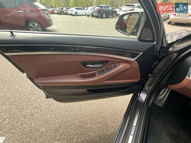 Серый БМВ 5 Серия, объемом двигателя 3 л и пробегом 218 тыс. км за 19300 $, фото 10 на Automoto.ua