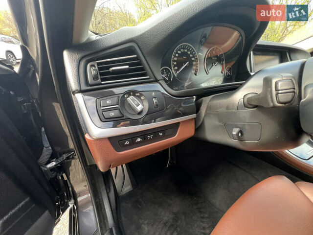 Серый БМВ 5 Серия, объемом двигателя 3 л и пробегом 218 тыс. км за 19300 $, фото 9 на Automoto.ua