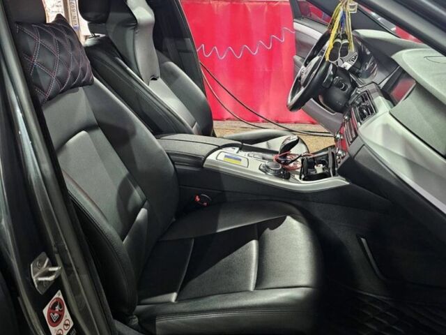 Сірий БМВ 5 Серія, об'ємом двигуна 3 л та пробігом 300 тис. км за 20500 $, фото 2 на Automoto.ua