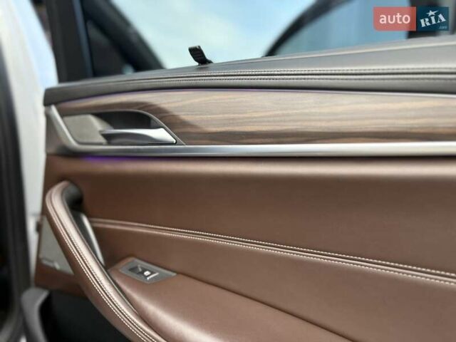 Серый БМВ 5 Серия, объемом двигателя 2 л и пробегом 223 тыс. км за 21850 $, фото 24 на Automoto.ua