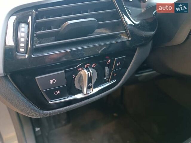 Серый БМВ 5 Серия, объемом двигателя 2 л и пробегом 153 тыс. км за 25300 $, фото 20 на Automoto.ua