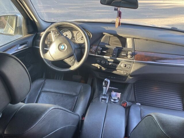 Серый БМВ 5 Серия, объемом двигателя 3 л и пробегом 360 тыс. км за 10000 $, фото 7 на Automoto.ua