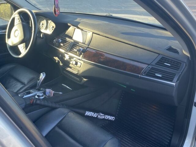 Серый БМВ 5 Серия, объемом двигателя 3 л и пробегом 360 тыс. км за 10000 $, фото 2 на Automoto.ua