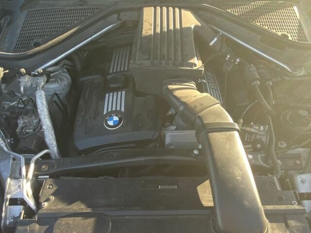 Серый БМВ 5 Серия, объемом двигателя 3 л и пробегом 360 тыс. км за 10000 $, фото 3 на Automoto.ua