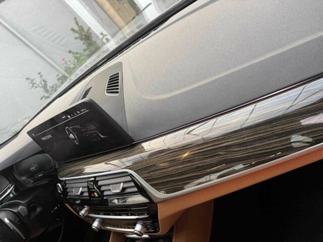 Сірий БМВ 5 Серія, об'ємом двигуна 2 л та пробігом 40 тис. км за 27800 $, фото 6 на Automoto.ua