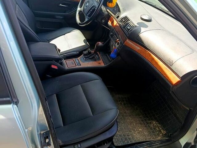 Серый БМВ 5 Серия, объемом двигателя 2 л и пробегом 264 тыс. км за 3600 $, фото 1 на Automoto.ua