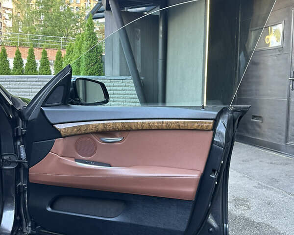 Серый БМВ 5 Серия, объемом двигателя 2.99 л и пробегом 226 тыс. км за 21500 $, фото 26 на Automoto.ua